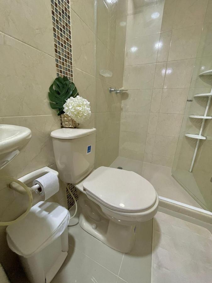 Apartamento Habitación En Hermoso Con Piscina De Indias Compartido
