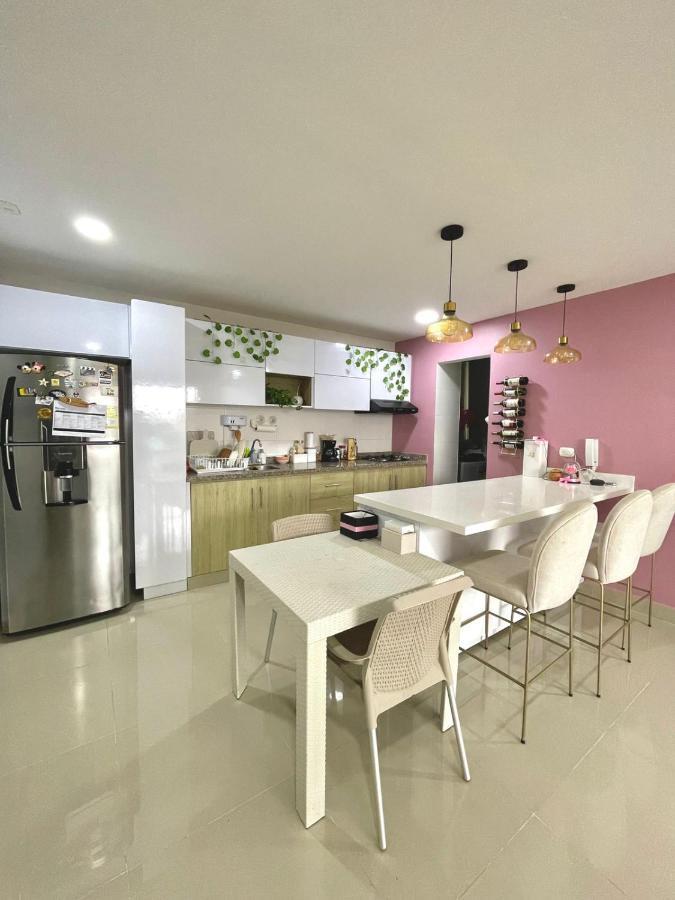 Habitación En Hermoso Con Piscina De Indias Compartido Apartamento *